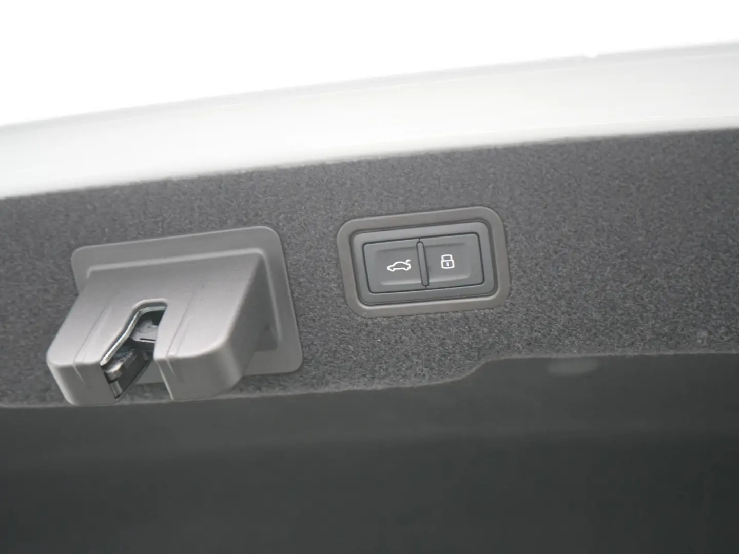 S8 KAM 360  B&O NAVI VIRT ACC ALLRADLENKUNG HUD