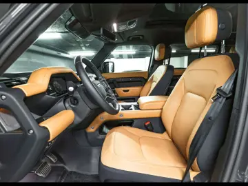 Defender 110 P425 X AWD XPEL MAT BLACK PACK AHK