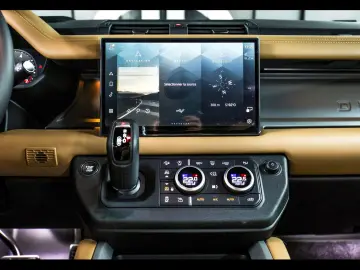 Defender 110 P425 X AWD XPEL MAT BLACK PACK AHK