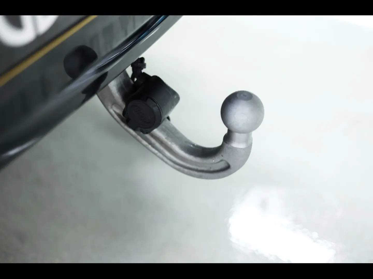 Defender 110 P425 X AWD XPEL MAT BLACK PACK AHK