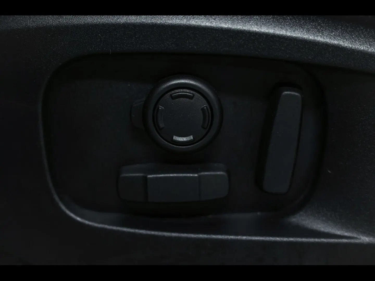 Defender 110 P425 X AWD XPEL MAT BLACK PACK AHK