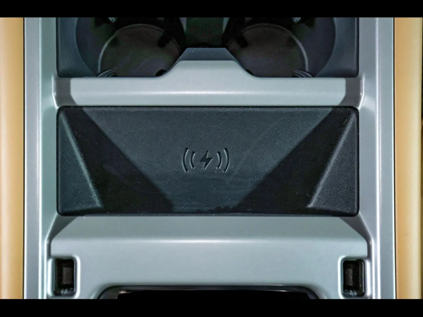 Defender 110 P425 X AWD XPEL MAT BLACK PACK AHK