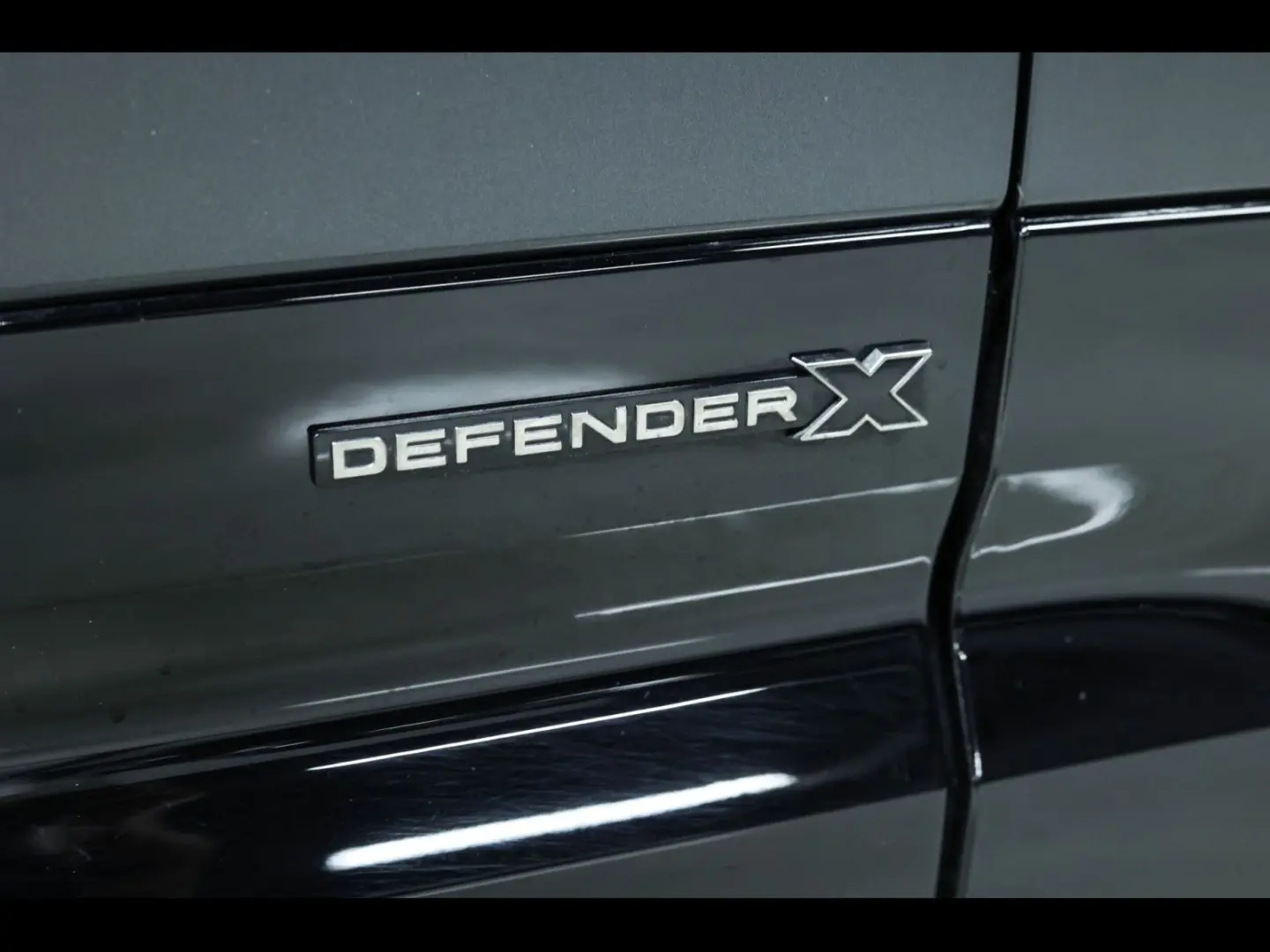 Defender 110 P425 X AWD XPEL MAT BLACK PACK AHK