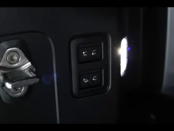 Defender 110 P425 X AWD XPEL MAT BLACK PACK AHK