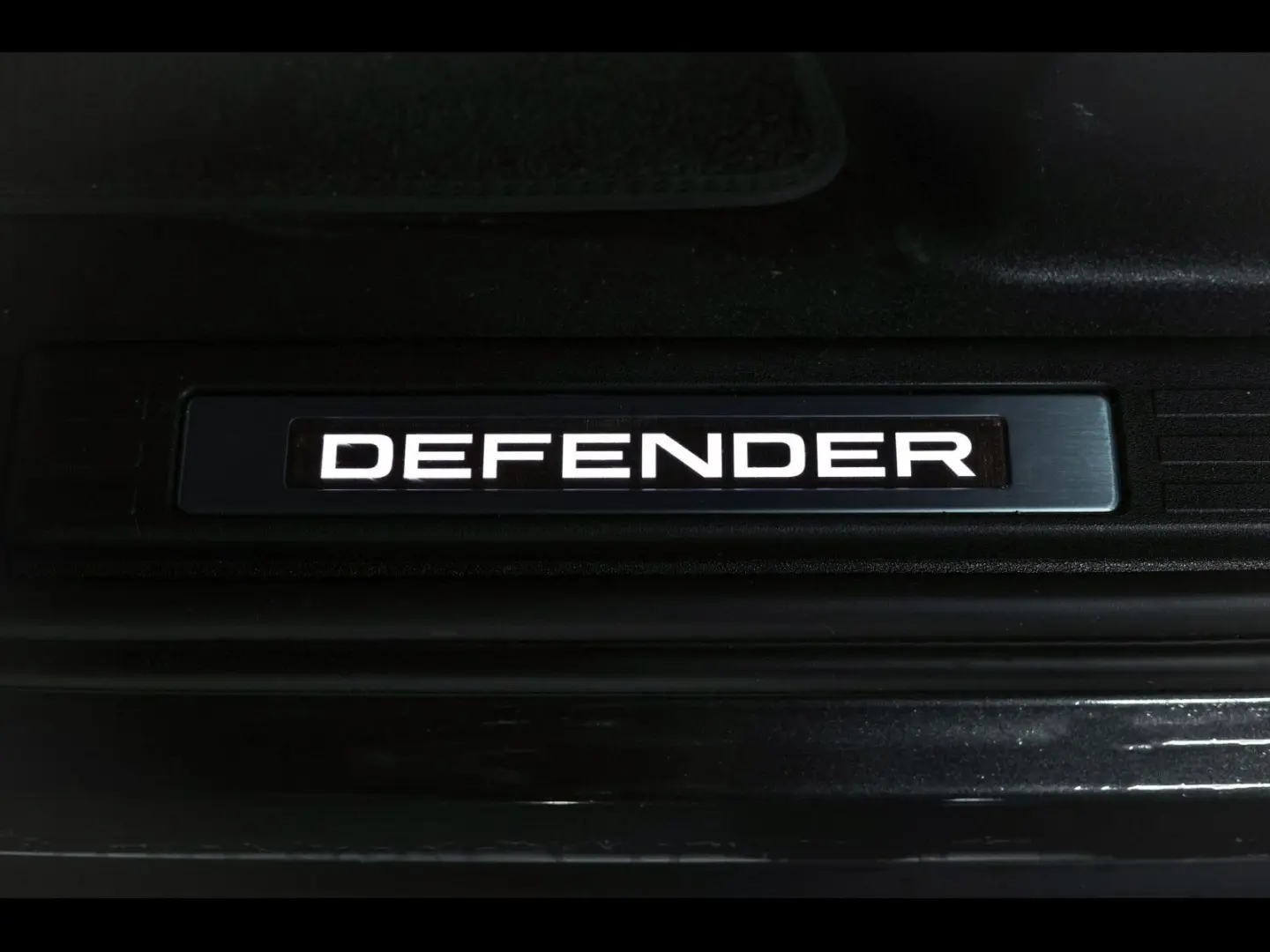 Defender 110 P425 X AWD XPEL MAT BLACK PACK AHK