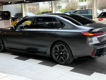 i7 xDr 60 M Sport Pro FROZEN Theatre Individuall