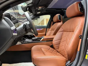 i7 xDr 60 M Sport Pro FROZEN Theatre Individuall