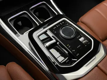 i7 xDr 60 M Sport Pro FROZEN Theatre Individuall