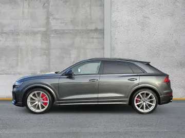 RSQ8 AHK PANO KERAMIK LEDER UPE 175T