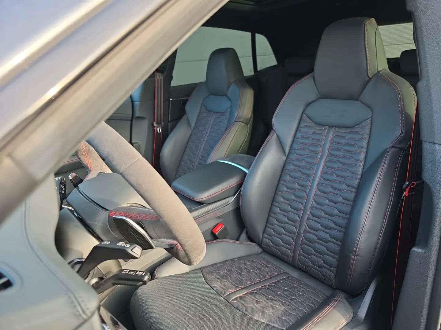 RSQ8 AHK PANO KERAMIK LEDER UPE 175T