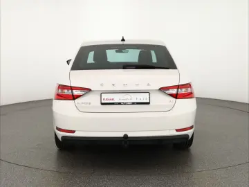 Superb 1.4 TSI iV LED Navi Sitzheizung AHK DAB