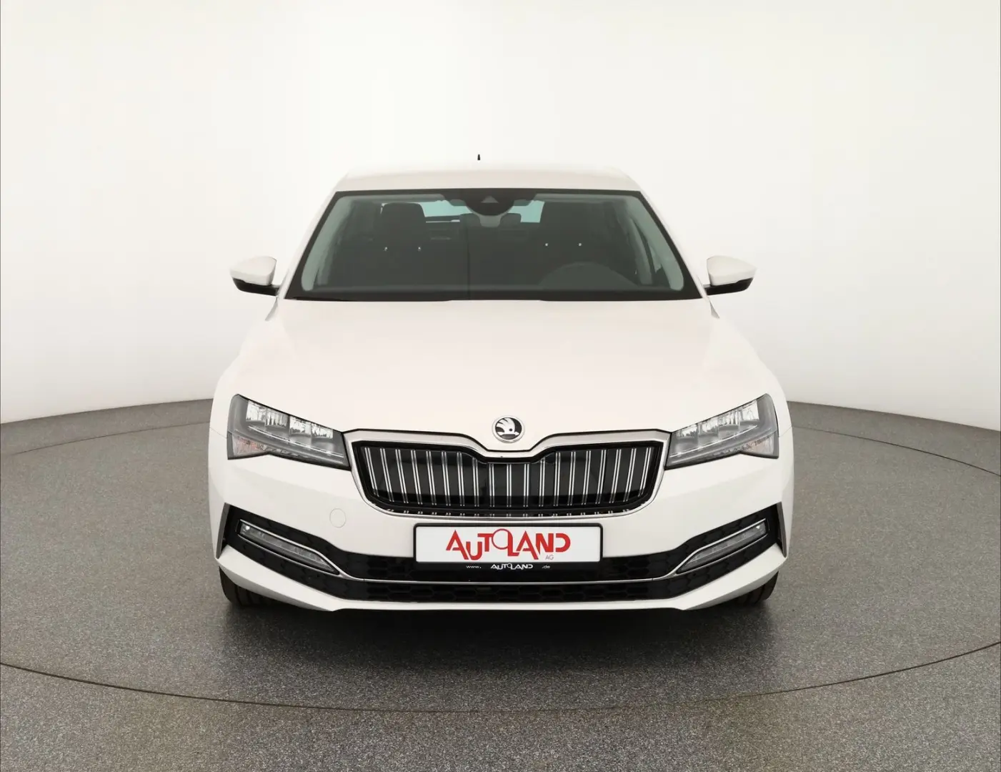 Superb 1.4 TSI iV LED Navi Sitzheizung AHK DAB