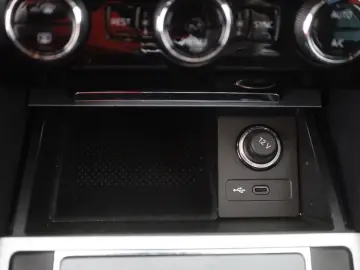 Superb 1.4 TSI iV LED Navi Sitzheizung AHK DAB