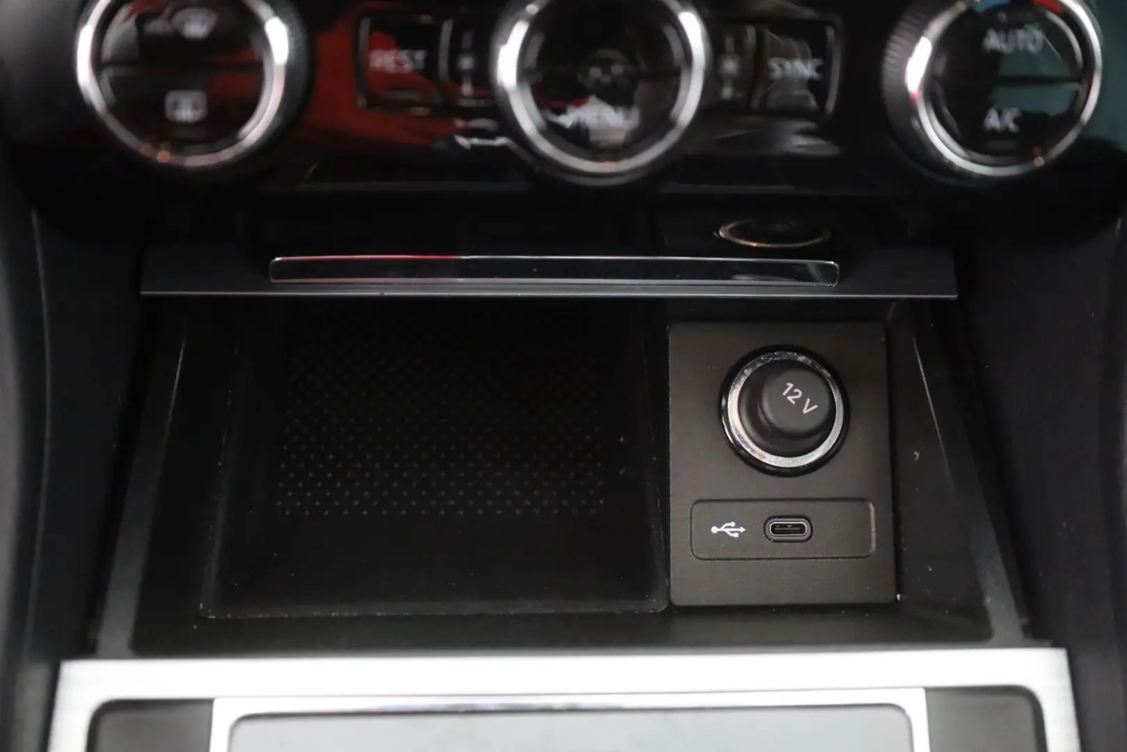 Superb 1.4 TSI iV LED Navi Sitzheizung AHK DAB