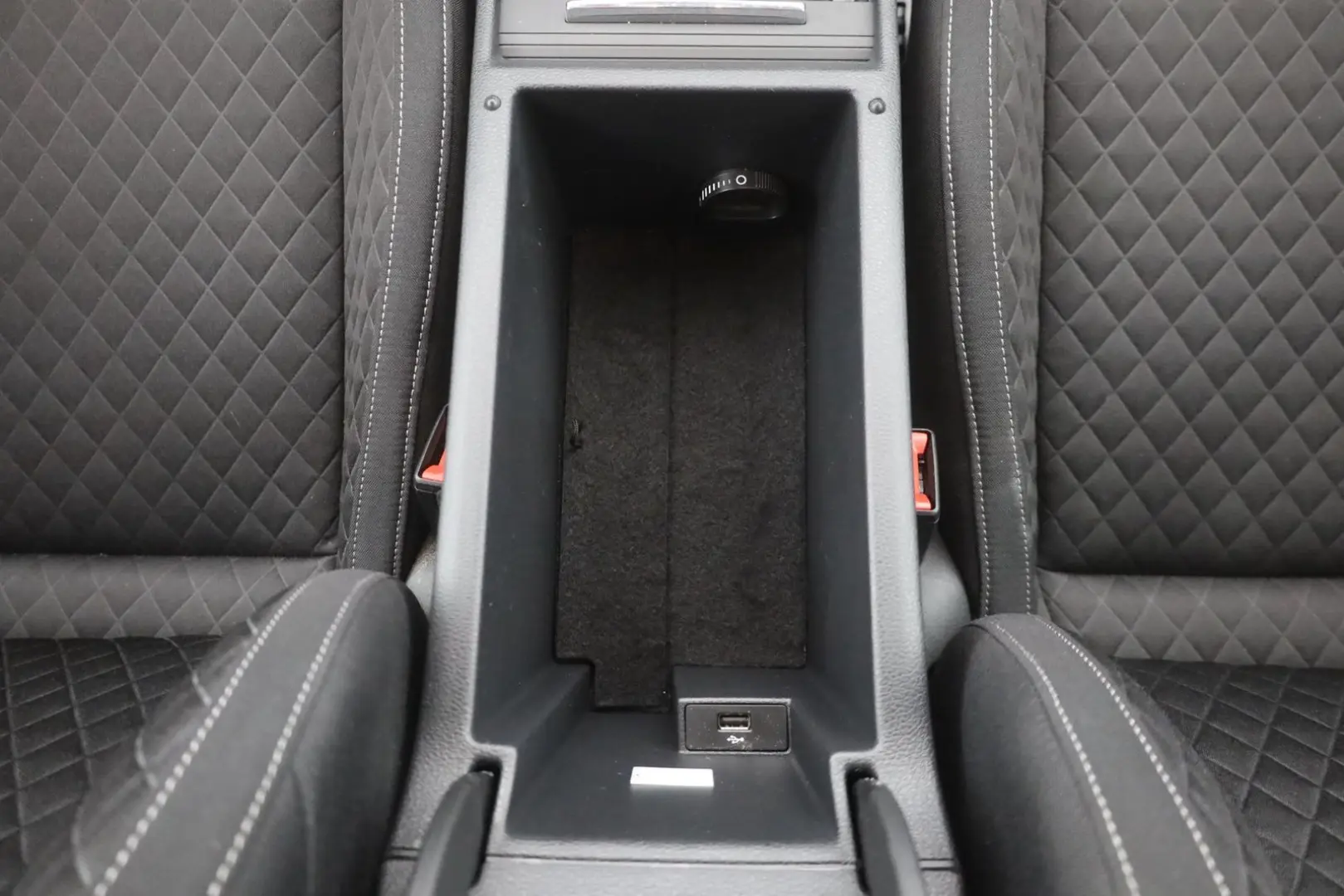 Superb 1.4 TSI iV LED Navi Sitzheizung AHK DAB