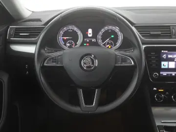 Superb 1.4 TSI iV LED Navi Sitzheizung AHK DAB