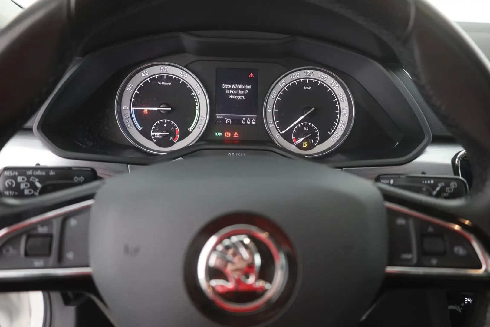 Superb 1.4 TSI iV LED Navi Sitzheizung AHK DAB