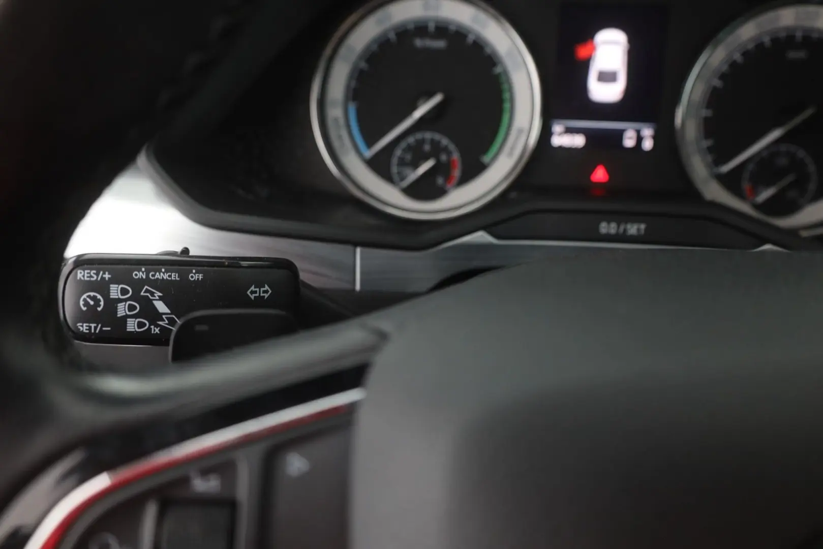 Superb 1.4 TSI iV LED Navi Sitzheizung AHK DAB