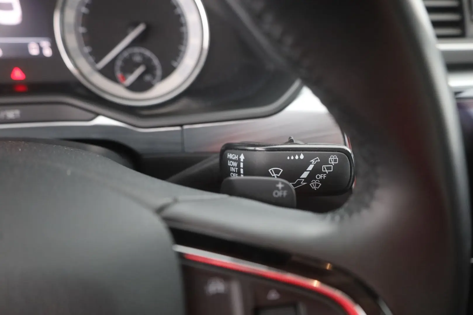 Superb 1.4 TSI iV LED Navi Sitzheizung AHK DAB