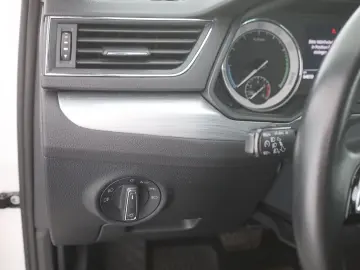 Superb 1.4 TSI iV LED Navi Sitzheizung AHK DAB