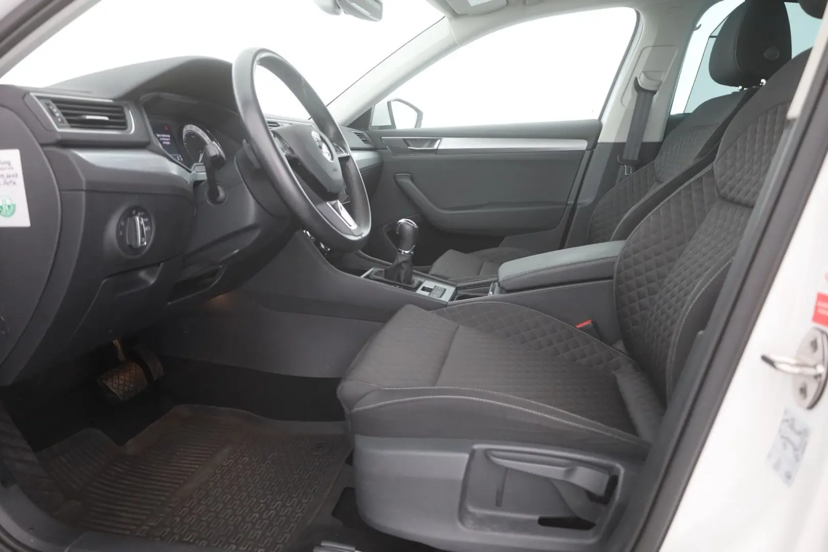 Superb 1.4 TSI iV LED Navi Sitzheizung AHK DAB