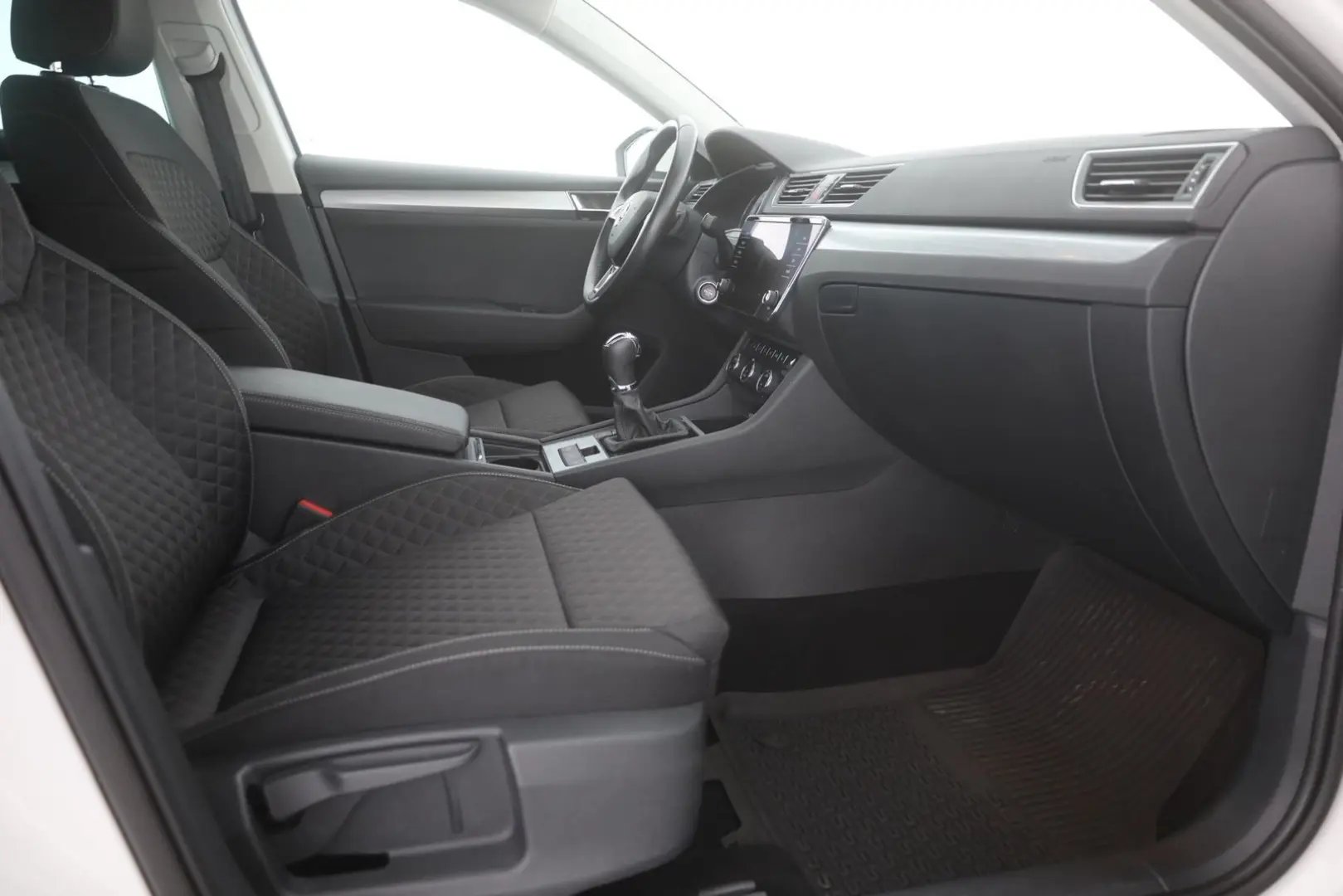 Superb 1.4 TSI iV LED Navi Sitzheizung AHK DAB