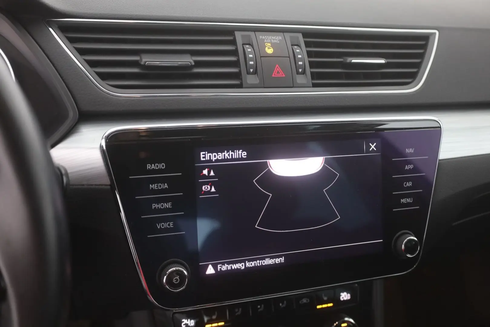 Superb 1.4 TSI iV LED Navi Sitzheizung AHK DAB