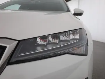 Superb 1.4 TSI iV LED Navi Sitzheizung AHK DAB