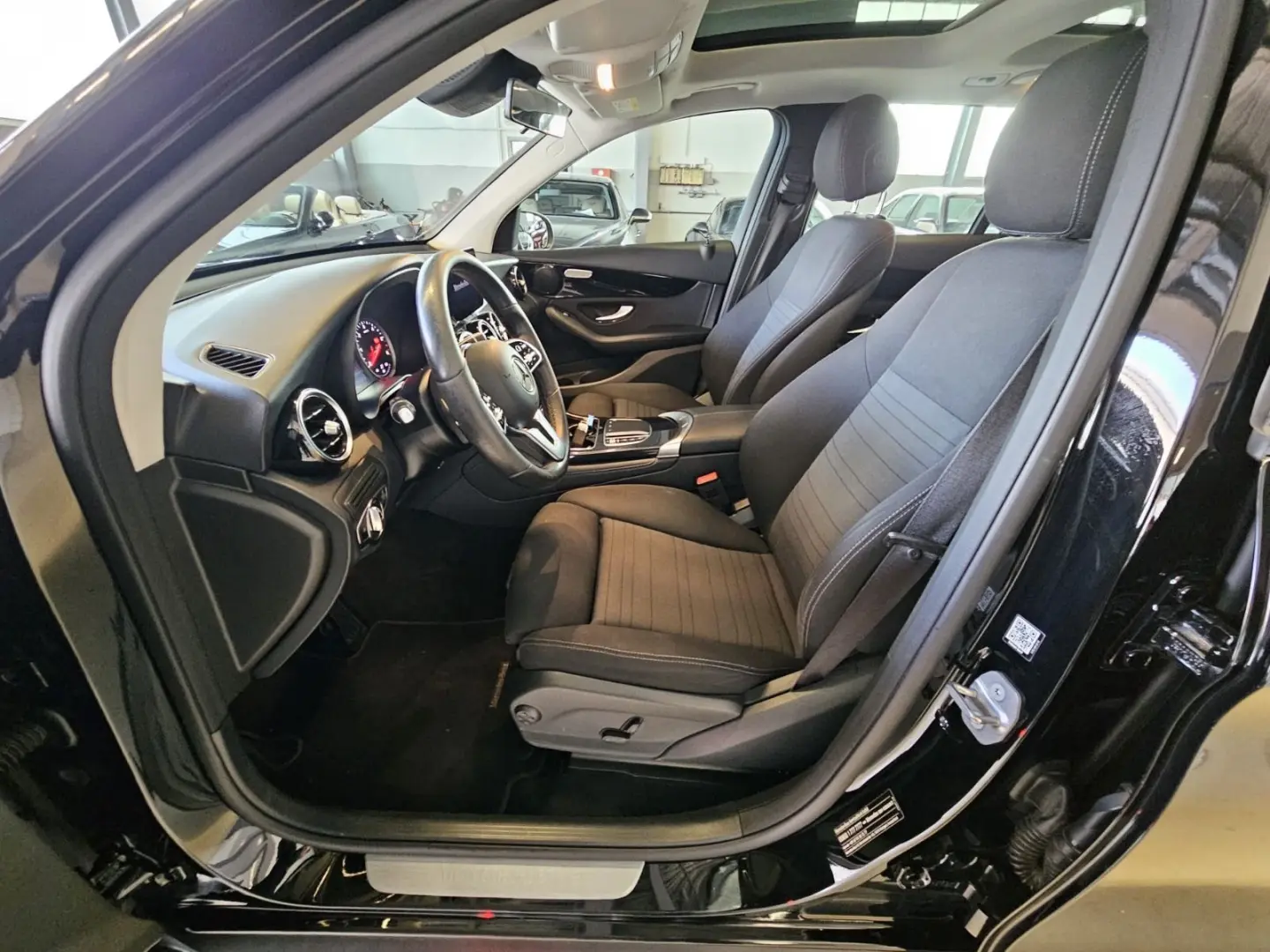 GLC 220 d 4Matic Offroad-Styling AHK Panorama