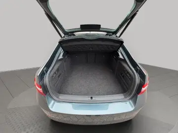 Superb Lim. Ambition iV NAVI APPLECAR