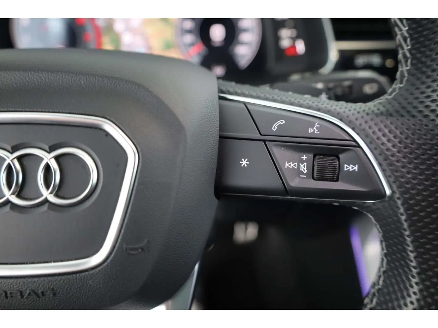 Q8 55 TFSI quattro S line