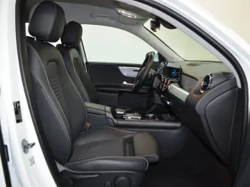 GLB 220 D 8G-DCT STYLE DISTR KAMERA R-VIDEO LED