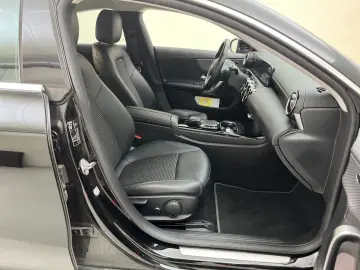 CLA 200 d Progressive ACC BLIS Key LED Lane Navi