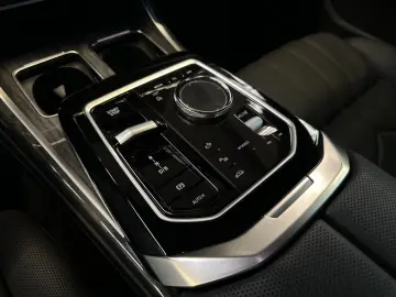 i7 xDrive60 Lr. 777 - br. o.Anz. 27Mon 5`Km p.A.