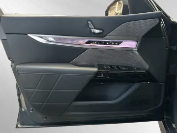 i7 xDrive60 Lr. 777 - br. o.Anz. 27Mon 5`Km p.A.