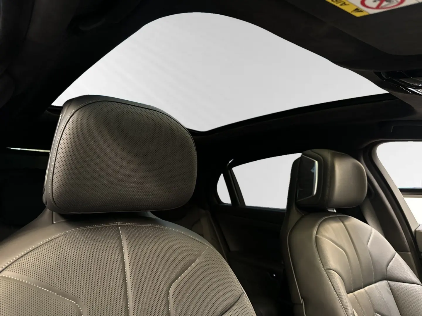 i7 xDrive60 Lr. 777 - br. o.Anz. 27Mon 5`Km p.A.