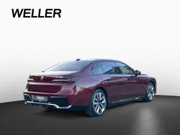 i7 xDr60 649 - 0Anz M-Sport Sky Executive Lounge