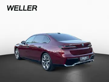 i7 xDr60 649 - 0Anz M-Sport Sky Executive Lounge