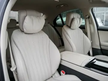 S 580 e 4M AMG BURM DISTR NIGHT AUTONOM HUD 360