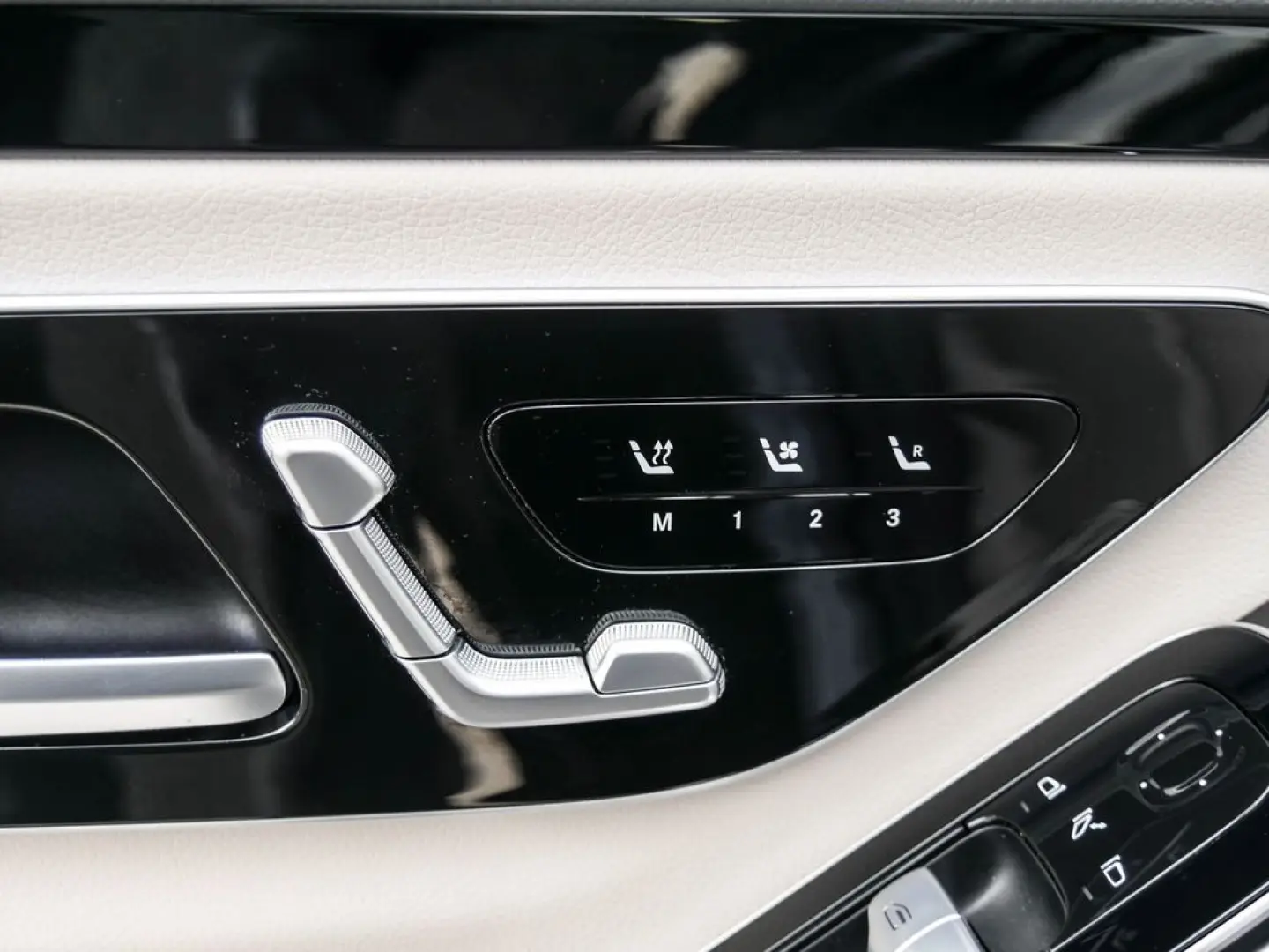 S 580 e 4M AMG BURM DISTR NIGHT AUTONOM HUD 360