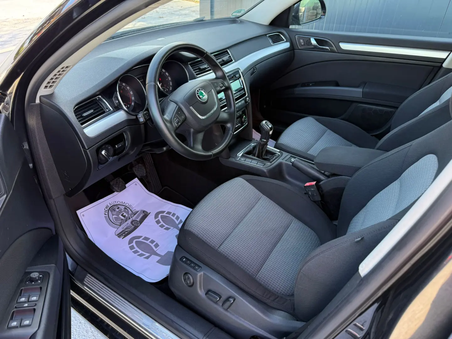 Skoda Superb 2011  2.0 diesel