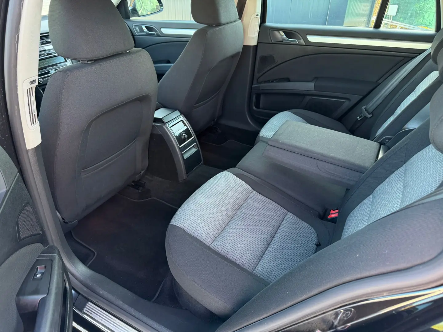 Skoda Superb 2011  2.0 diesel