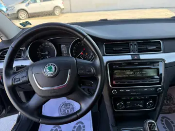 Skoda Superb 2011  2.0 diesel