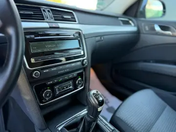 Skoda Superb 2011  2.0 diesel