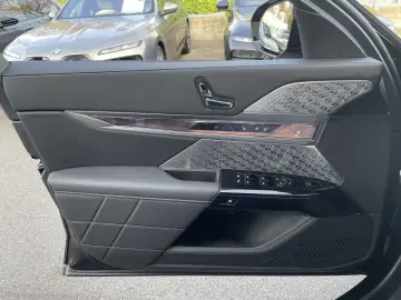 i7 xDrive60 M Sport    Massage B&W TheatreScreen
