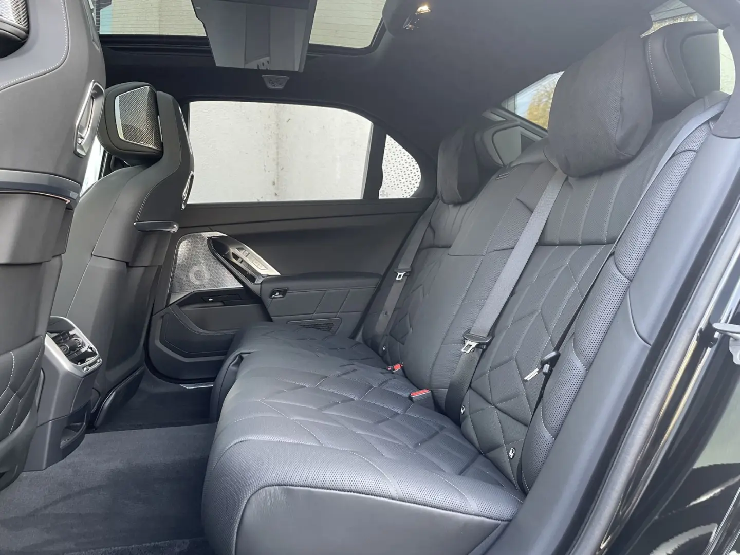 i7 xDrive60 M Sport    Massage B&W TheatreScreen