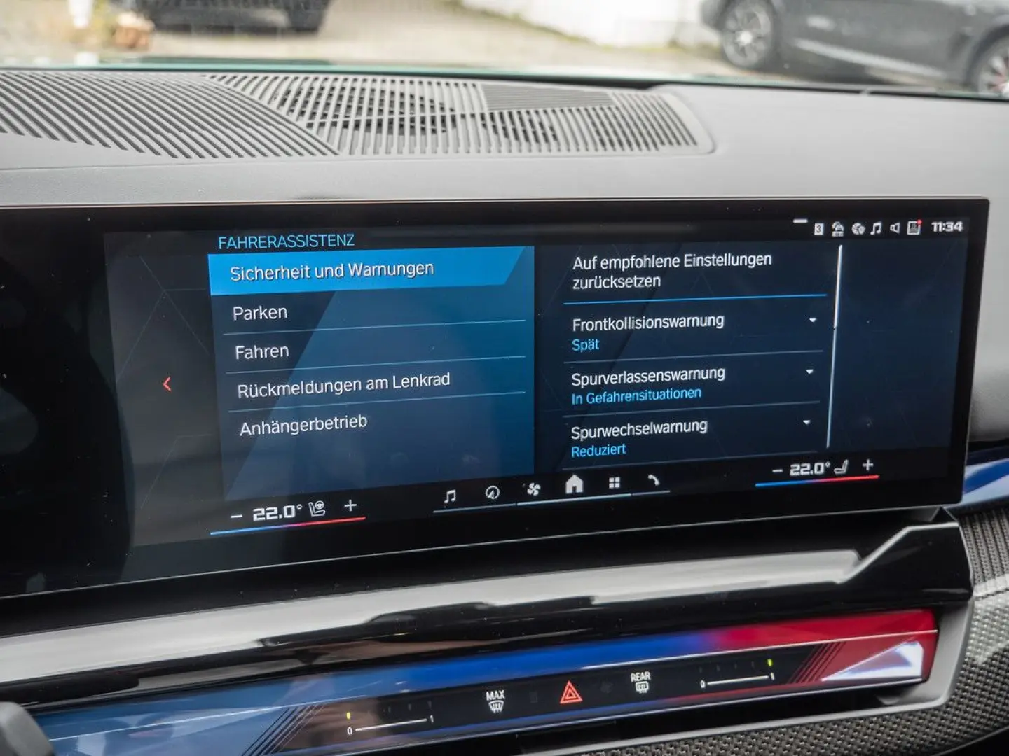 M5 xDrive AHK B&W CARBON V-MAX