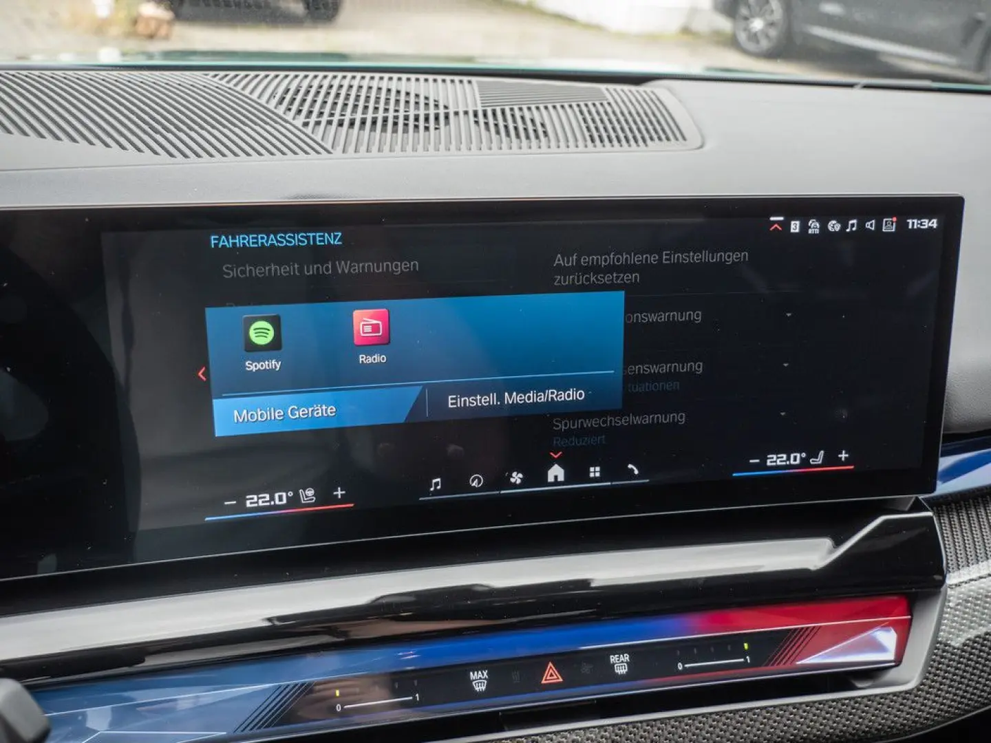 M5 xDrive AHK B&W CARBON V-MAX