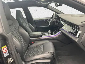 RS Q8 Keramik 305 km h B&O HUD Pano Standh Matri