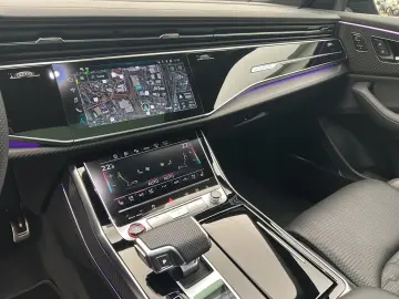 RS Q8 Keramik 305 km h B&O HUD Pano Standh Matri